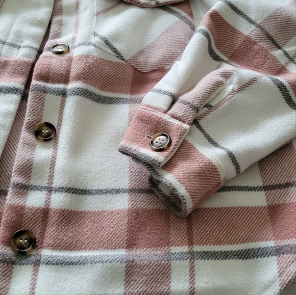 Shacket - Picture 2 of 3